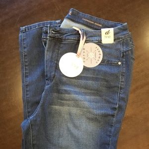 Curve Appeal Compression Jeggings